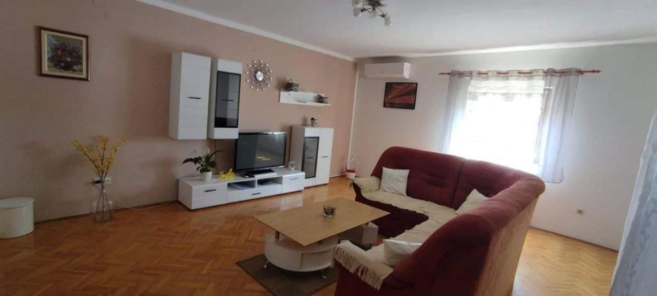 Apartment Eva Ровиньско село Экстерьер фото